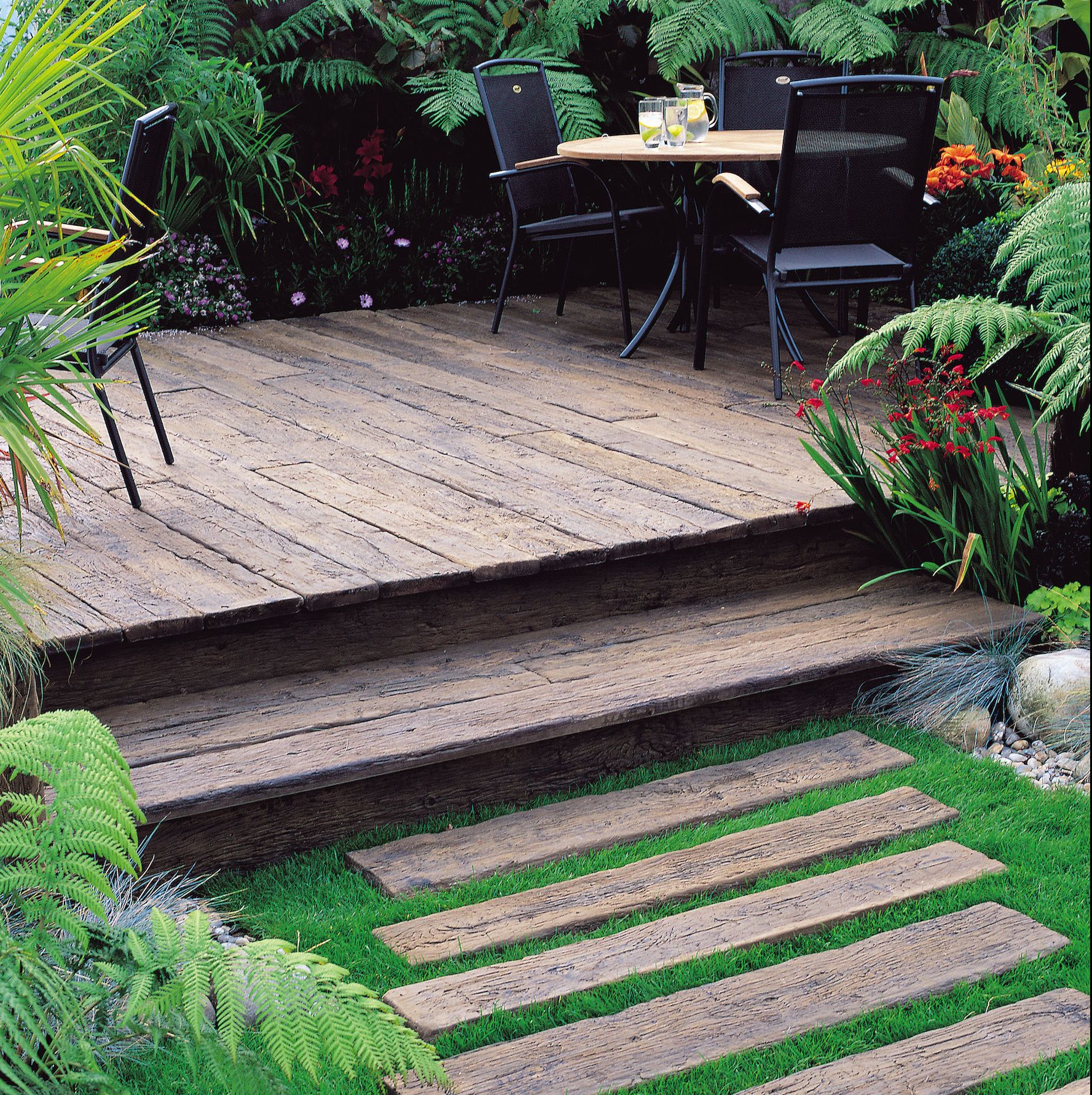 Millboard Composite Decking, Weathered Vintage in garden, Garden House Design